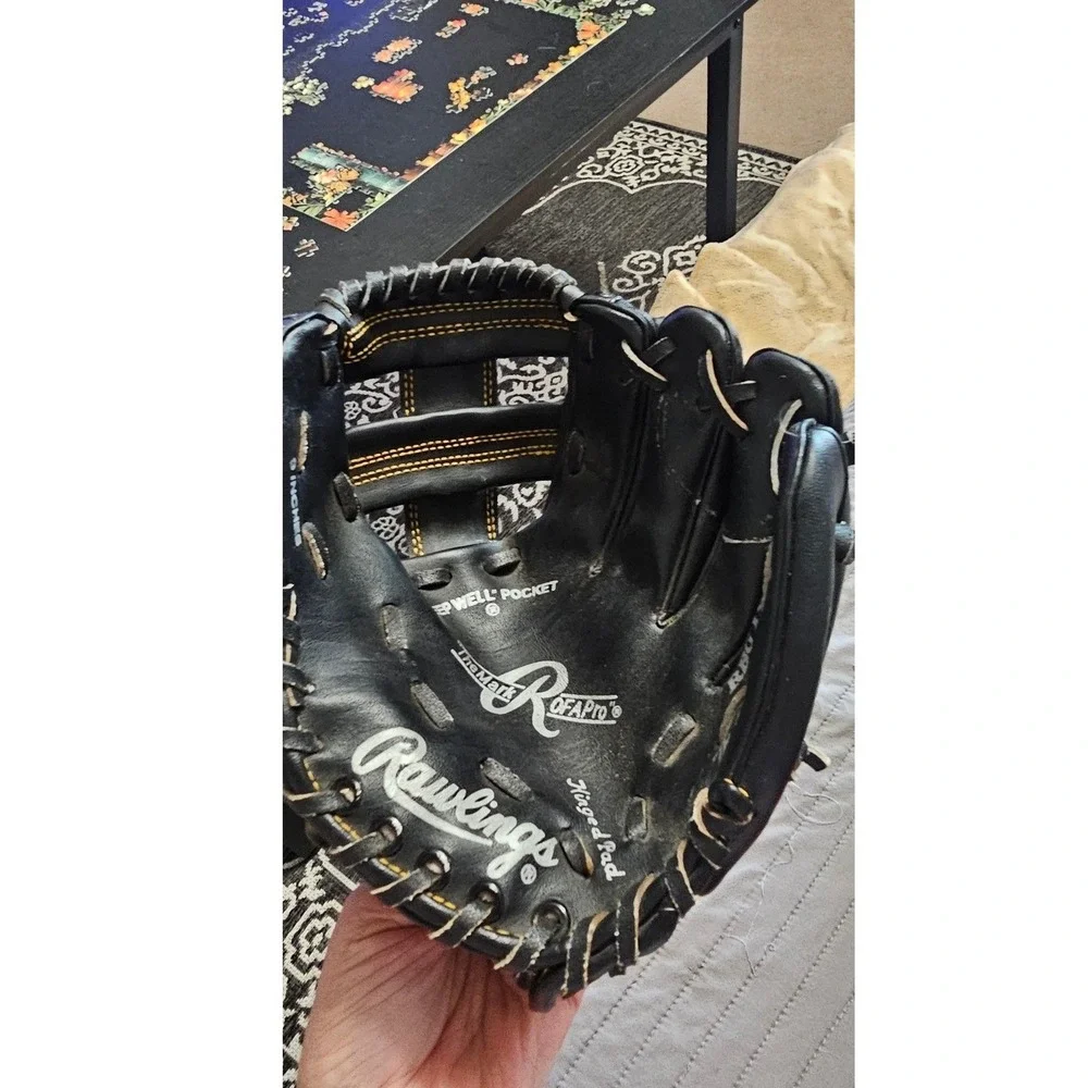Rawlings Mark of a Pro Youth Baseball Glove Black Right Hand Throw 9 Inch